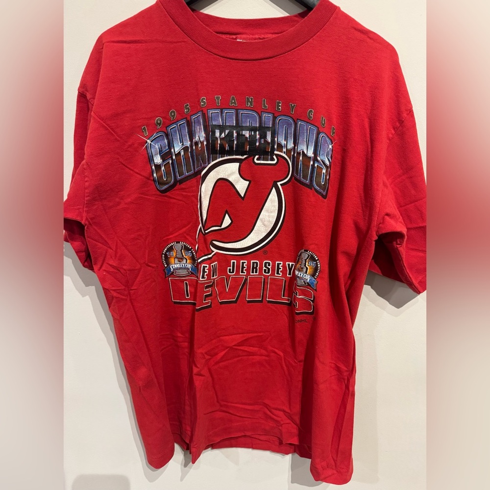 Red New Jersey Devils Stanley Cup Champions vintage T-Shirt